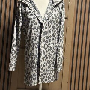 Cuddl Duds Black and White Comfortwear hooded jacket with snap buttons